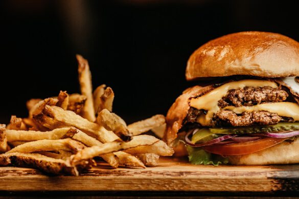 Burger i frytki